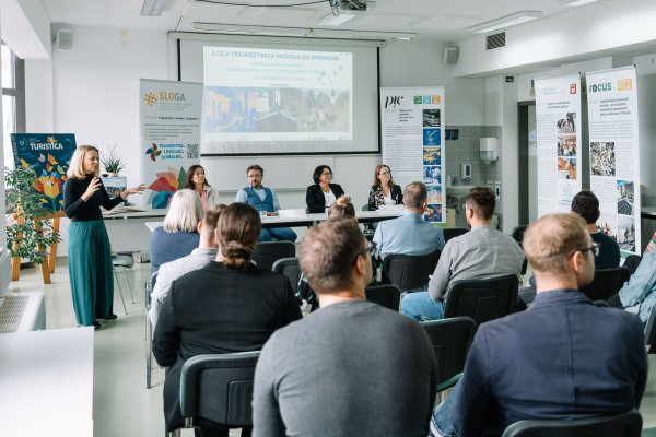 Mir/turizem/trajnostni razvoj ob odprtju razstave &ldquo;S cilji trajnostnega razvoja do sprememb&rdquo;