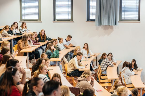 Uvodni dnevi za bruce in &scaron;tudente vi&scaron;jih letnikov