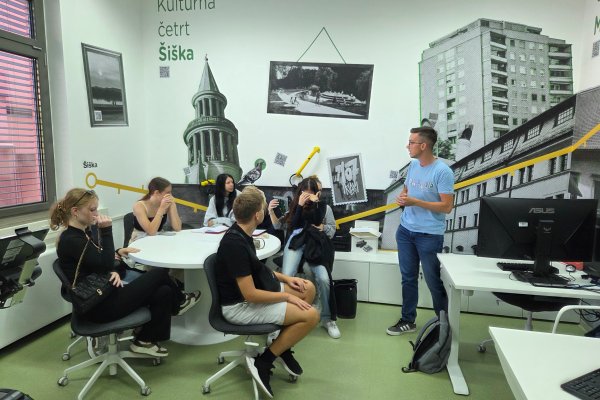 Dijaki Srednje &scaron;ole Izola na Turistici: od &scaron;tudija do strate&scaron;kega načrtovanja turizma