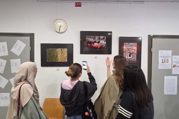 Na Turistici odprli razstavo Imaginacija Krasa skozi podobo in besedo 