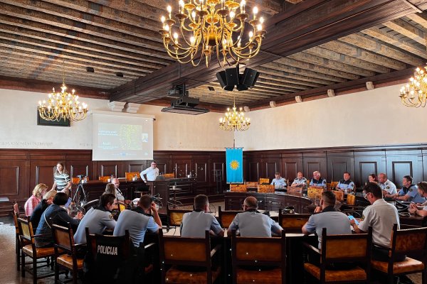 Varno poletje: Urejenost in osvetlitev vplivata na občutek varnosti obiskovalcev turistične destinacije 