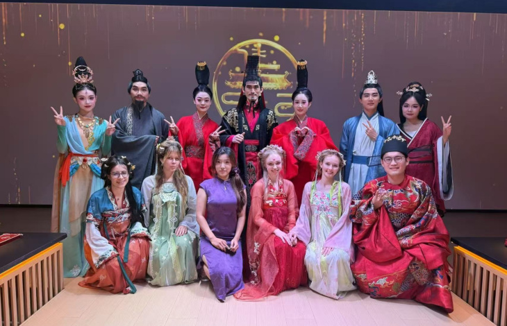 Poletje &scaron;tudija, kulture in nepozabnih izku&scaron;enj v &Scaron;anghaju